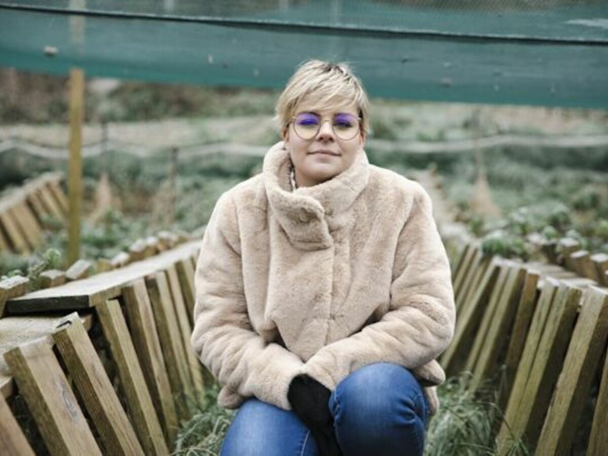 Perrine Dans L amour Est Dans Le Pré
