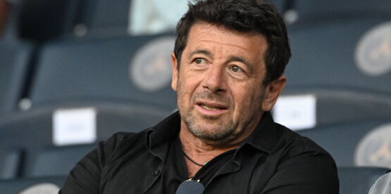 Patrick Bruel : ce cliché avec sa maman dans un lieu très spécial émeut les internautes 