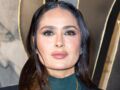 Salma Hayek à tomber en robe moulante verte au décolleté transparent et mini blazer