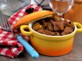 Sauté de veau aux olives : la recette familiale et facile à concocter de Julie Andrieu