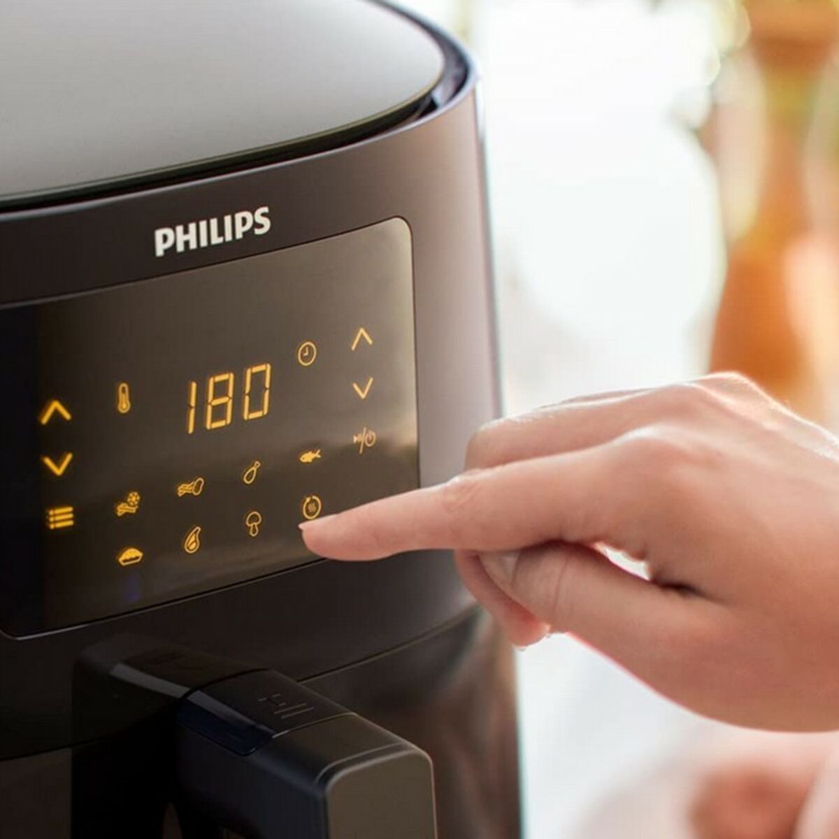 La friteuse sans huile Airfryer de Philips est de retour en vente flash à  -24% chez  : Femme Actuelle Le MAG