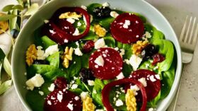 Salade de cœur de sucrine et salsa d'olives Manzanilla rapide