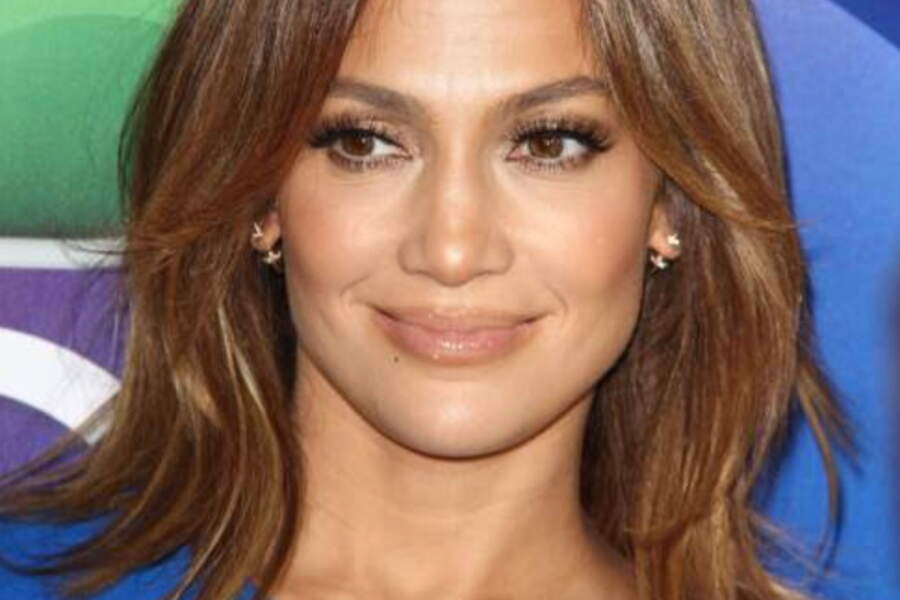 20 inspirations de coupes pour cheveux mi-longs en 2023 - Femme Actuelle