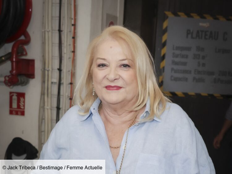 "C'est honteux de faire travailler une femme de mon âge" : Josiane Balasko, 73 ans, ironise sur son emploi du temps chargé