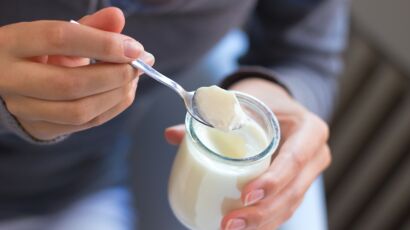 VIDÉO - Plus chers et pourtant populaires : les yaourts hyperprotéinés  sont les nouvelles stars du rayon frais