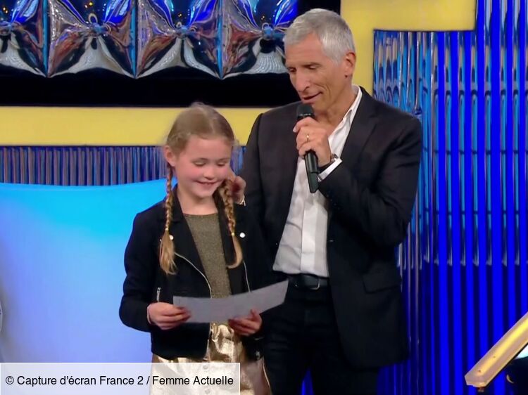 “J’ai envie de pleurer !” une fillette lit un adorable poème à Nagui sur le plateau de “N