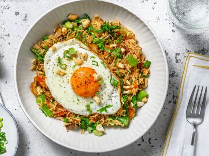 Poêlée de légumes verts et œuf au plat facile : découvrez les