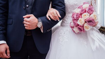 Il s'est agenouillé : Claude Lelouch marié à Valérie Perrin, elle dévoile  les coulisses de sa demande en mariage : Femme Actuelle Le MAG