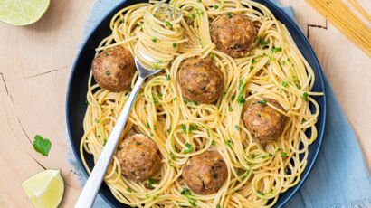 Spaghettis et boulettes : la recette de Laurent Mariotte qui sent bon  l'enfance : Femme Actuelle Le MAG
