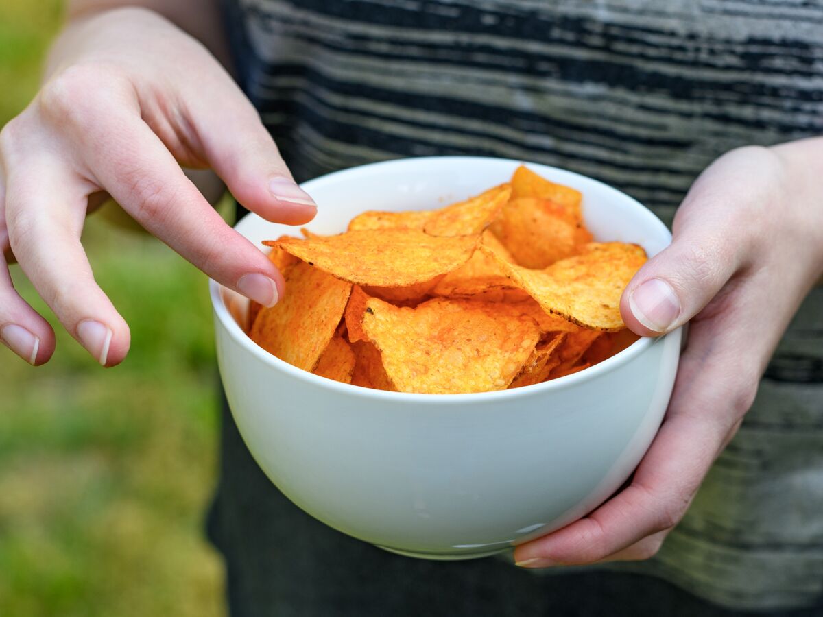 Manger la chips la plus piquante au monde : un adolescent de 14 ans est  mort après avoir participé au One chip challenge 