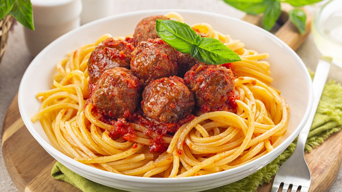 Comment Faire des Spaghetti aux Boulettes de Viande Épicées - Recette dans  la description 