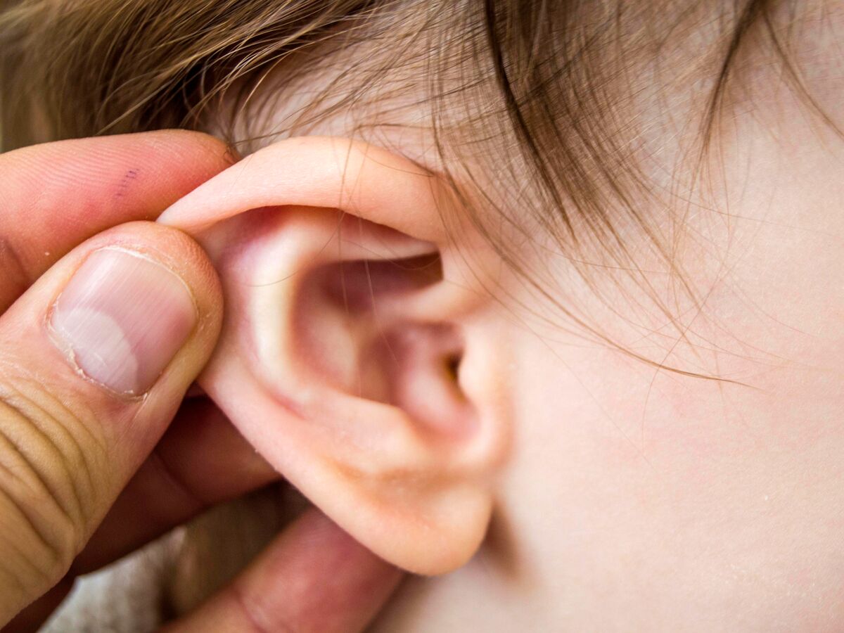 Sensation d'oreille bouchée : à quoi est-ce dû ?