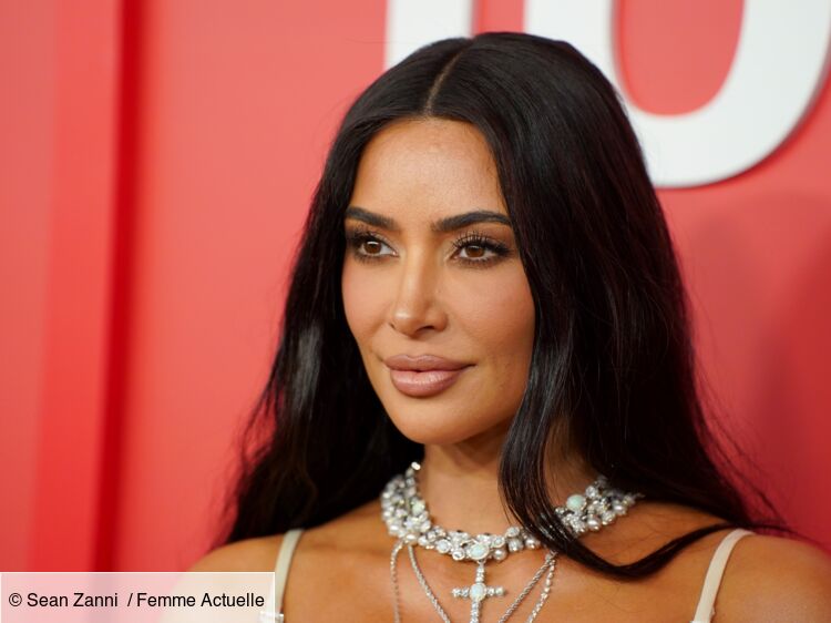 Kim Kardashian méconnaissable : elle pose avec une coupe garçonne et des sourcils super fins