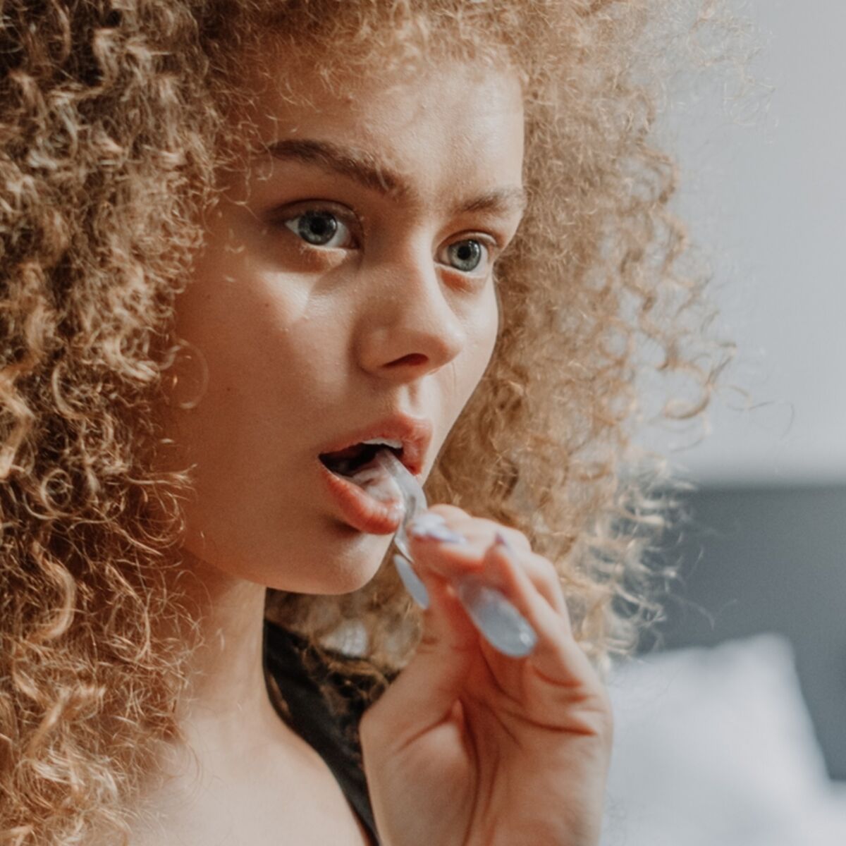 7 manières originales de nettoyer sa maison avec une brosse à dents : Femme  Actuelle Le MAG