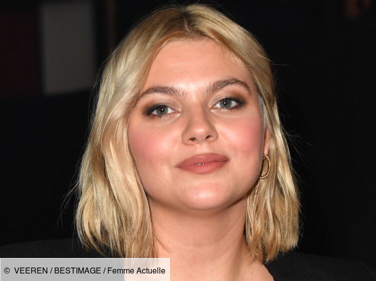 Louane canon en top transparent qui dévoile sa lingerie et pantalon super tendance