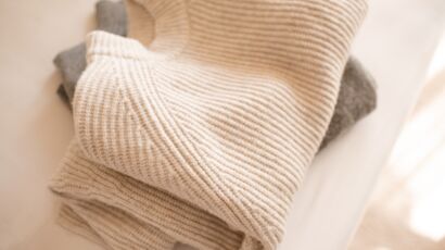 Enlever bouloches : comment éviter aux vêtements de s'abimer