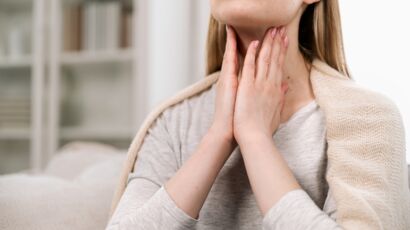 Mal de gorge persistant : les différentes causes possibles : Femme Actuelle  Le MAG