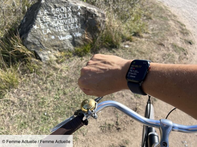 Apple Watch Series 9 GPS Boîtier en Aluminium Lumière Stellaire de