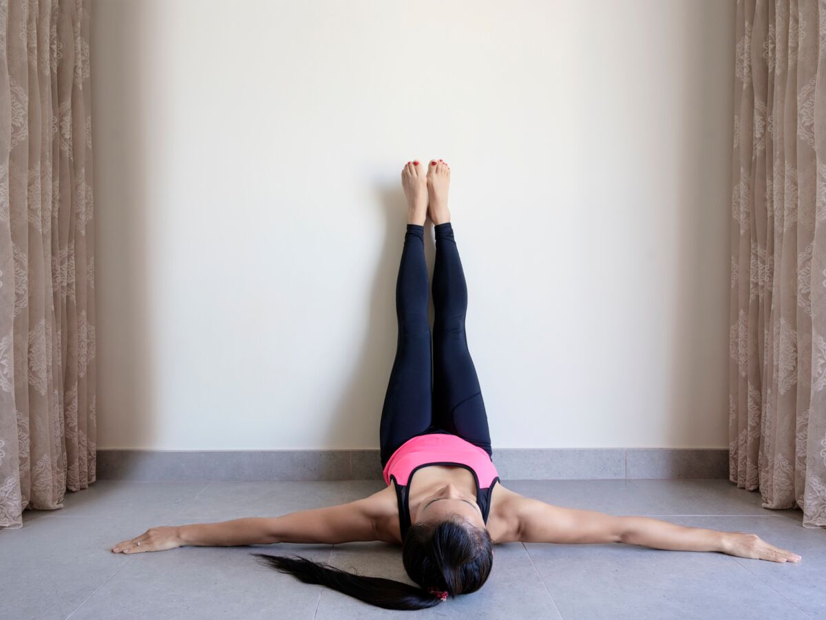 Pilates au mur : comment pratiquer cette discipline à la maison pour se  tonifier ? : Femme Actuelle Le MAG