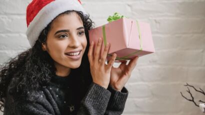 Idée cadeau femme à moins de 30 euros : voici 3 bons plans mode et beauté  pour faire mouche à Noël : Femme Actuelle Le MAG