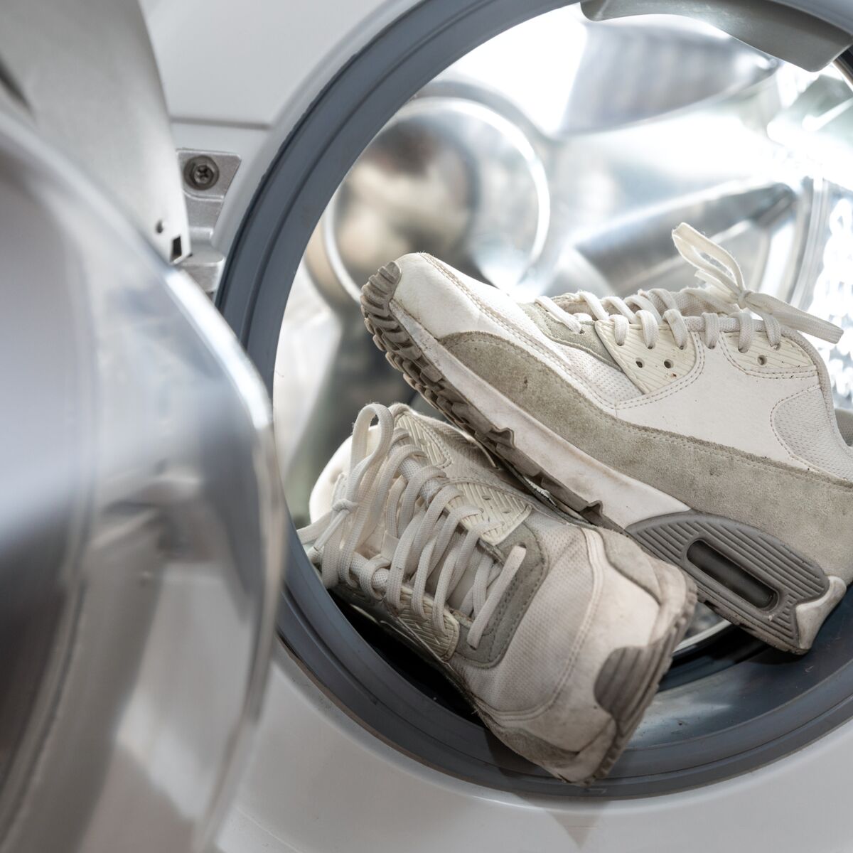 Peut-on laver des baskets à la machine à laver ? : Femme Actuelle Le MAG