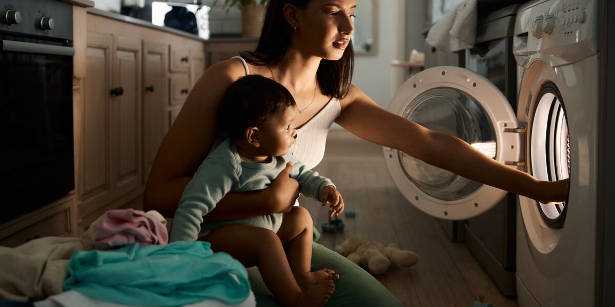 Lessive bébé : que choisir, comment laver son linge ?