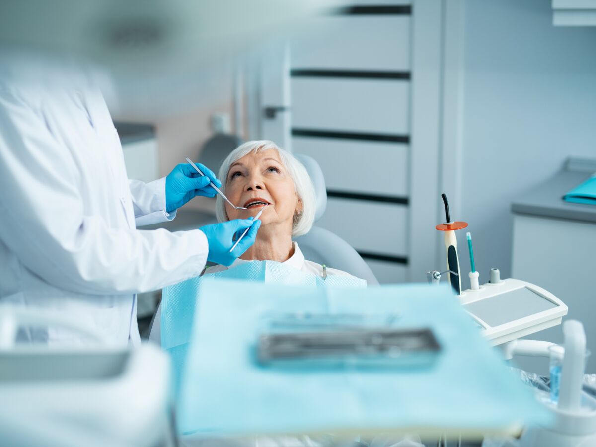 Les écarteurs et ouvre-bouches en chirurgie buccale. — Conseil Dentaire  Dr.Hauteville