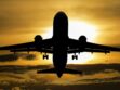Panique dans les airs : en plein vol, un avion perd un morceau de son habitacle