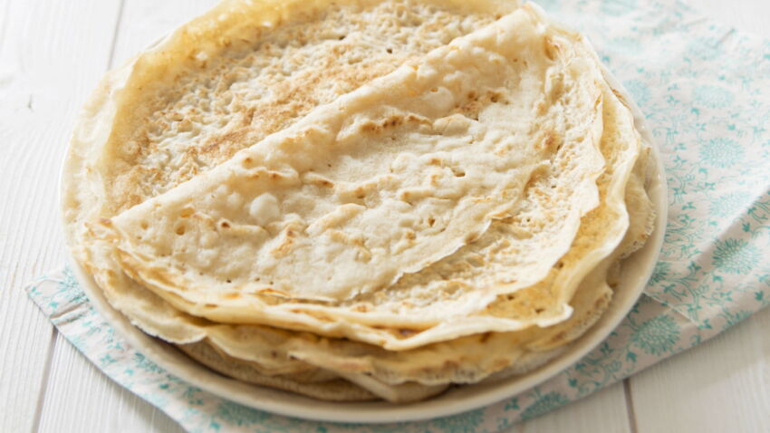 Recette de la pâte à crêpes sans lait facile et rapide : découvrez les