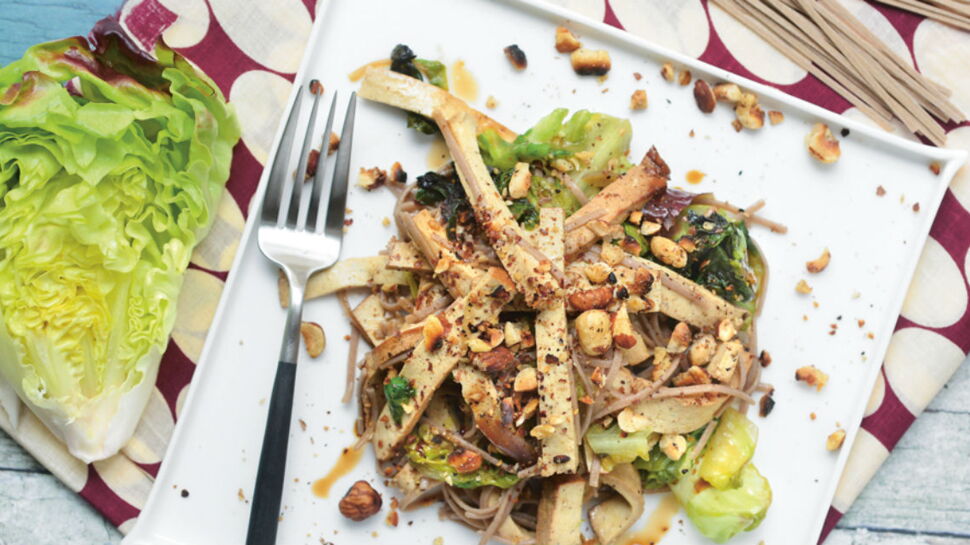 Salade de soba à la laitue sautée