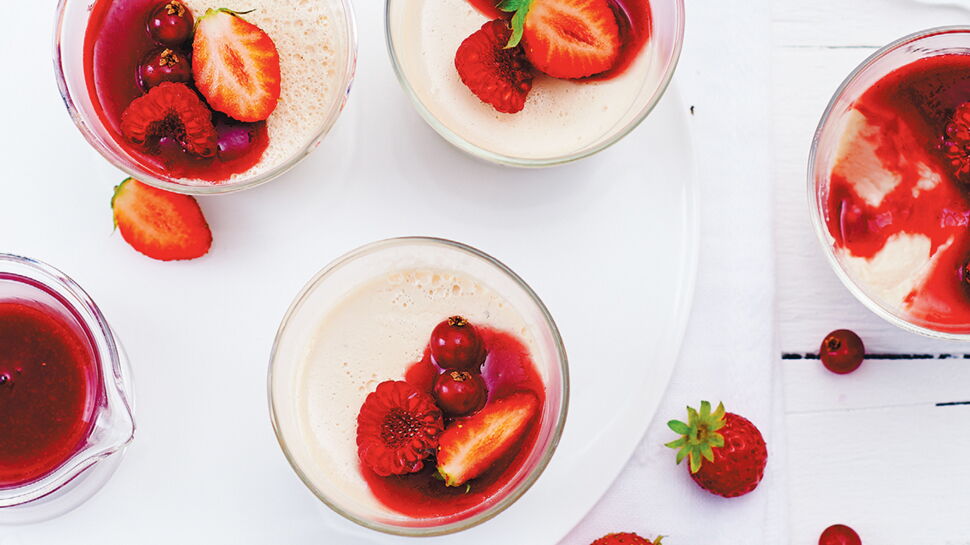 Fruits rouges et panna cotta au lait d'amande