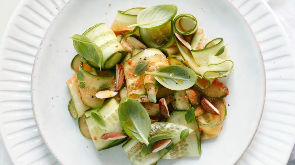 Concombres en tagliatelles et pesto au piment, miel et amandes