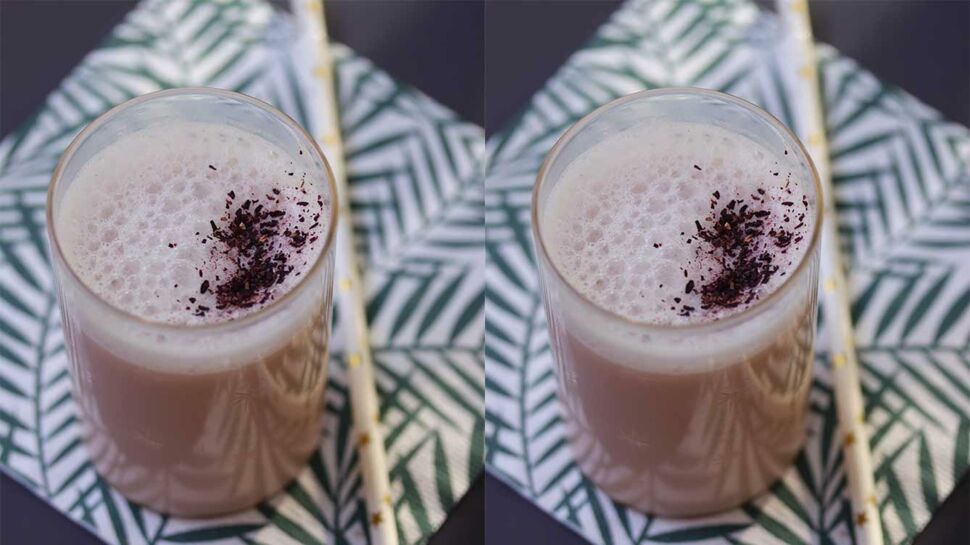 Hibiscus latte (boisson végétale à l'hibiscus)