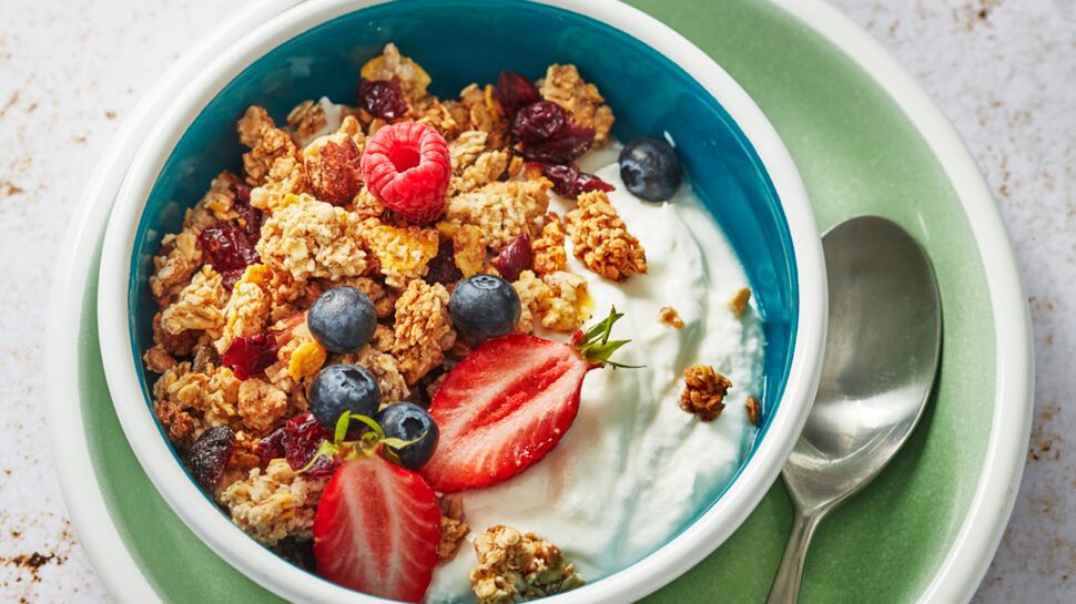 Bowl de muesli croquant au fromage blanc et fruits rouges