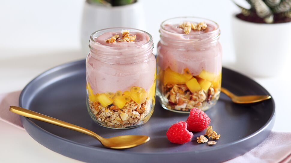 Muesli, framboises et fruits exotiques 