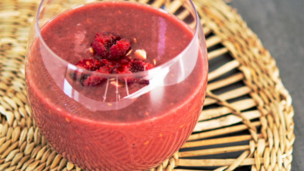 Smoothie à l’açai et aux fruits rouges