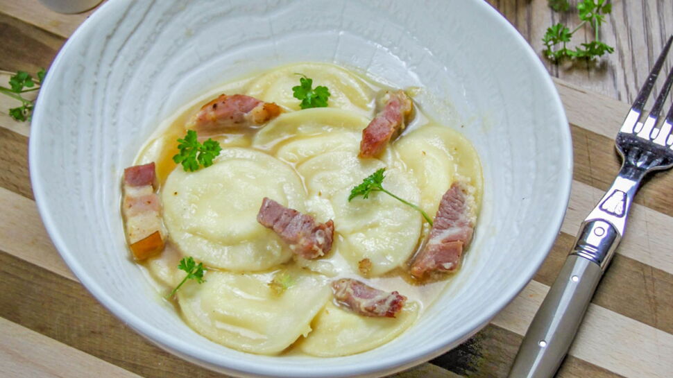 Ravioles à la raclette de Savoie et son bouillon à la bière