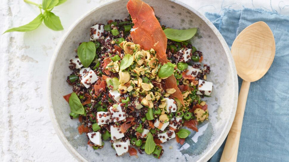 Quinoa rouge à la feta et chips de jambon croustillant