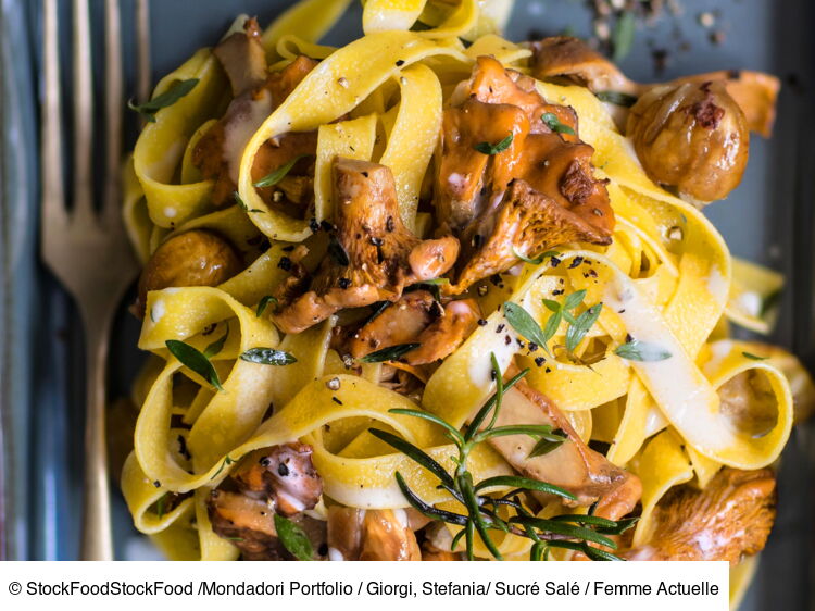 Tagliatelles à la crème et aux girolles facile et rapide : découvrez