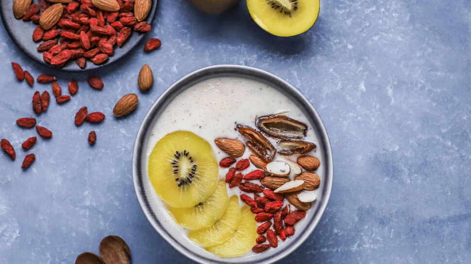 Smoothie bowl aux kiwis