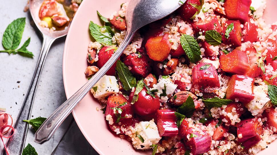 Salade de quinoa à la rhubarbe rôtie