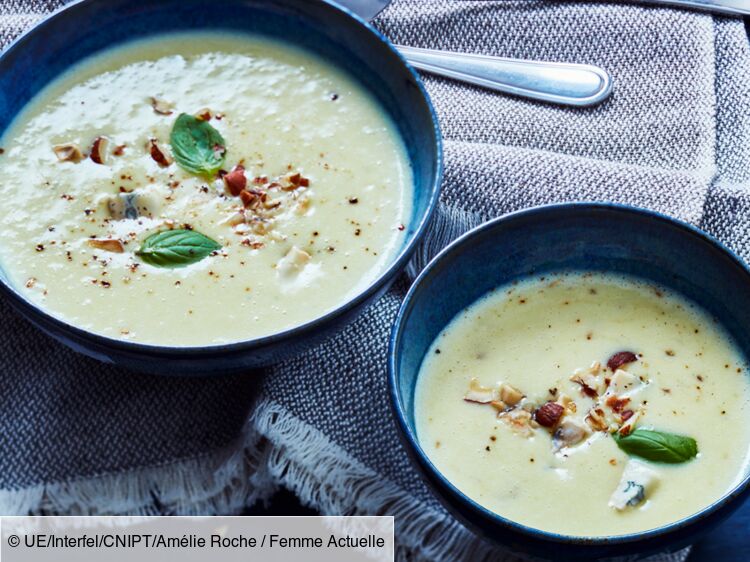 Velouté de pommes de terre au gorgonzola, coriandre, noisettes