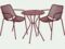 Table
et chaises en acier rouge 