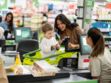 En Grande-Bretagne, la vente de friandises est interdite aux caisses des supermarchés, et chez nous?