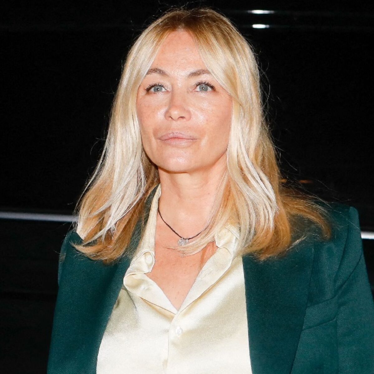 Emmanuelle Béart, nue : à couper le souffle, elle enflamme la Toile : Femme  Actuelle Le MAG