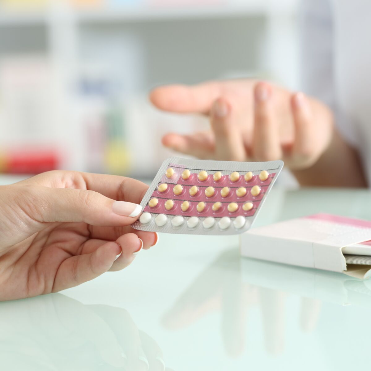 Pilule contraceptive : 7 questions à poser à son médecin lors de ...
