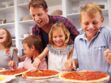 Fête des pères : la super recette de pizza au jambon à préparer avec les enfants