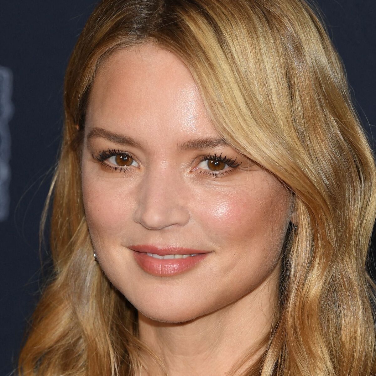 Virginie Efira raconte le tournage des scènes de sexe avec une femme dans  