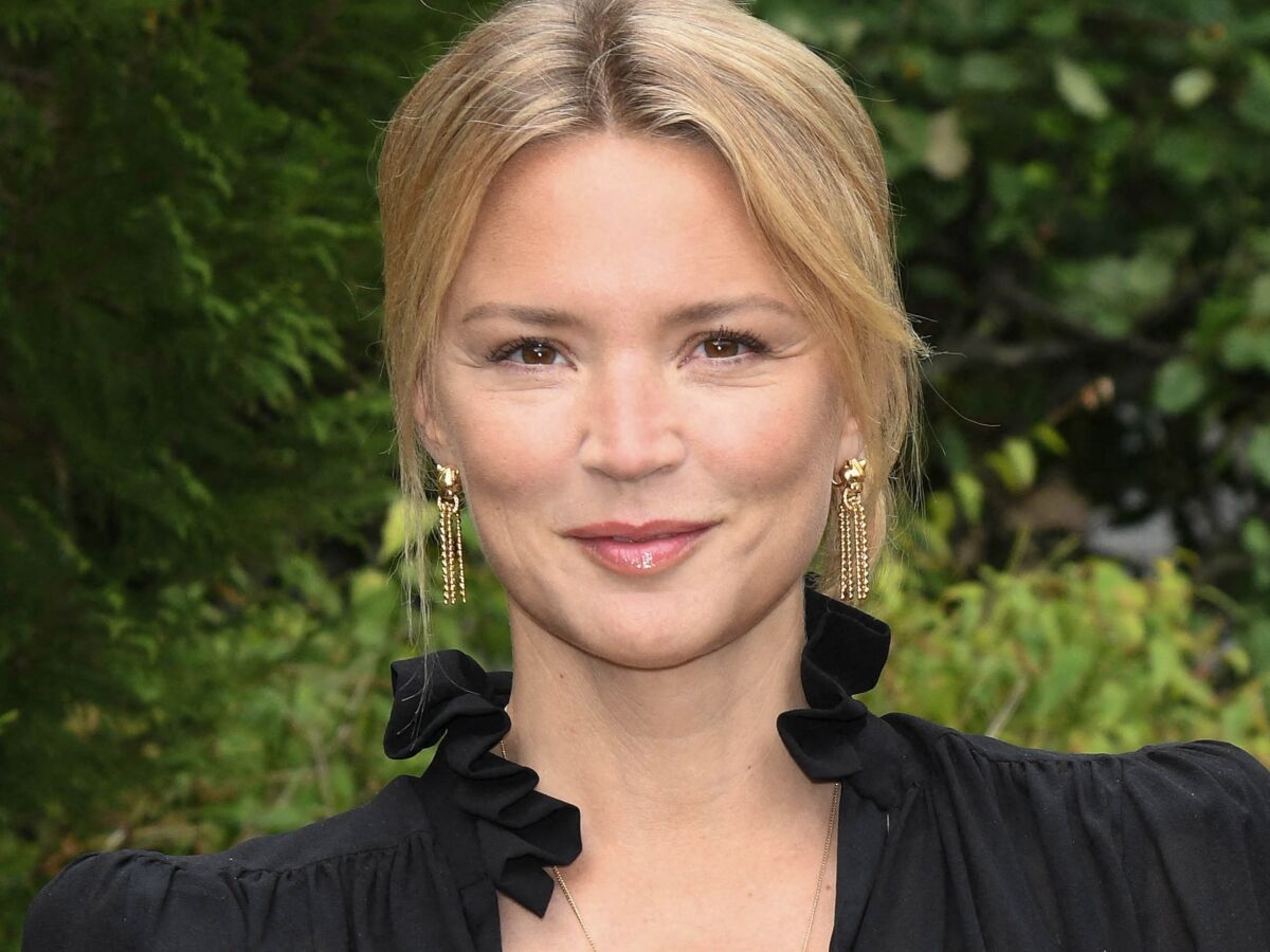 Virginie Efira toujours plus sexy en culotte et dentelle noire : Femme  Actuelle Le MAG