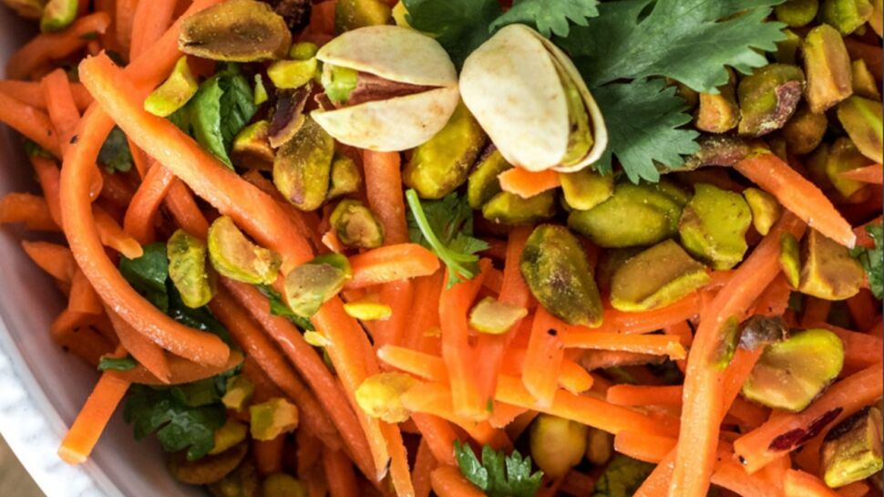 Salade de carottes aux pistaches et à la coriandre 